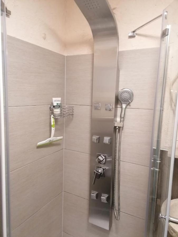 Tinas Ferienwohnung Hohendodeleben Esterno foto