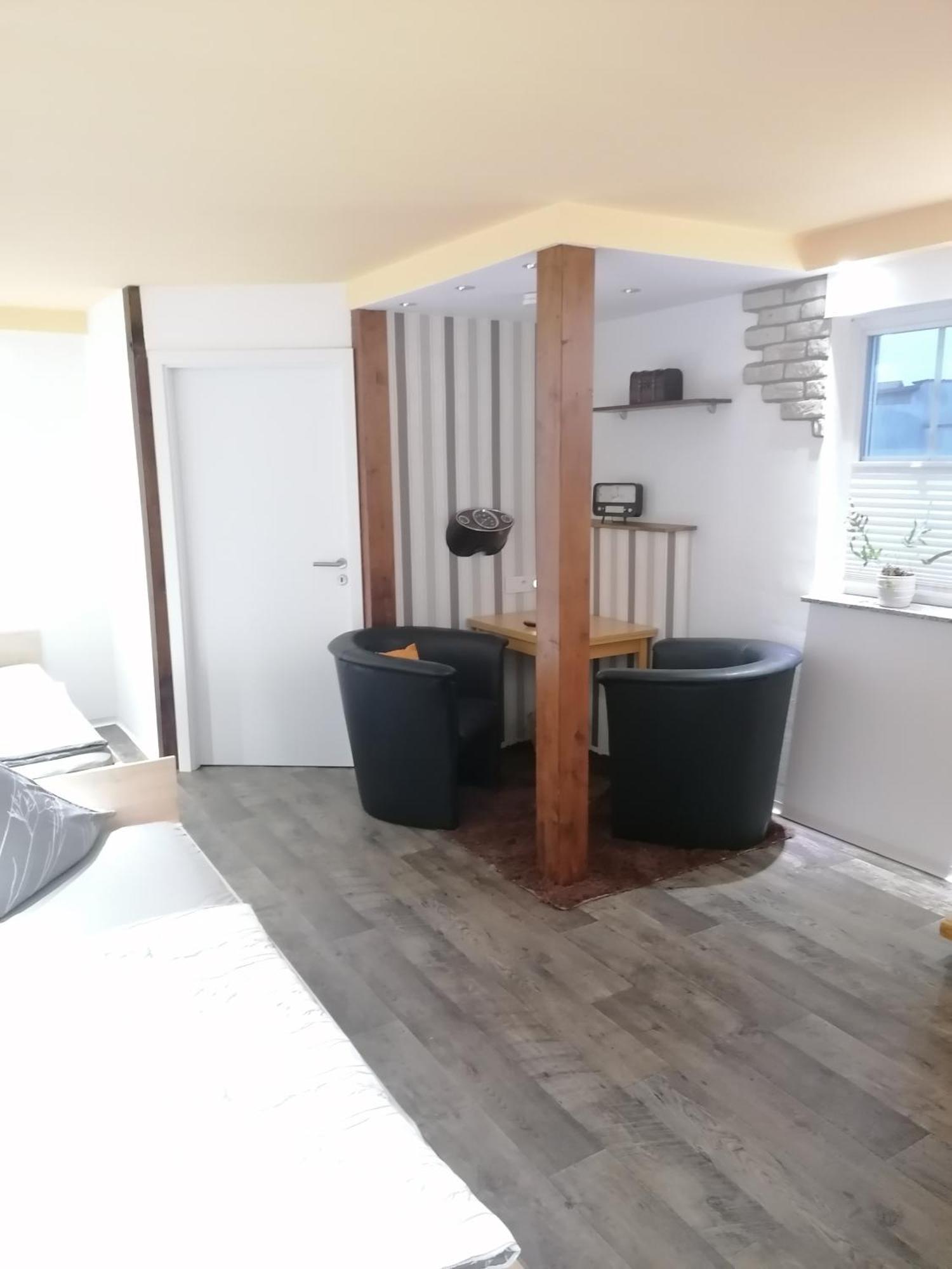 Tinas Ferienwohnung Hohendodeleben Camera foto